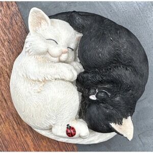 Charming Tails "YIN AND YANG" DEAN GRIFF Cats Purrsonalities BLACK AND WHITE